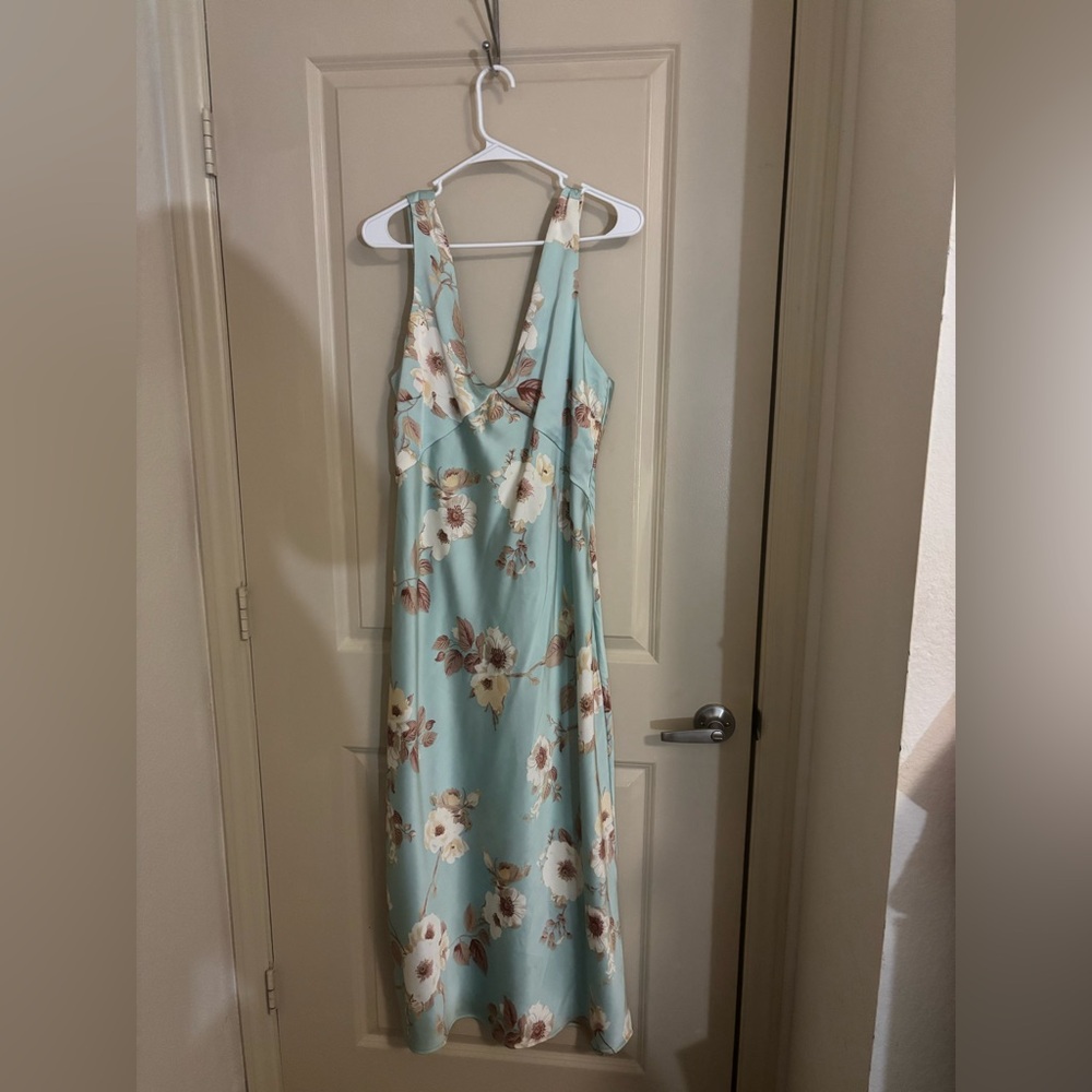 Floral Sleeveless Dress in Mint Green